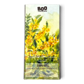 Boo Chocolate Dark 67 % „A tiny flower on the mountain“: Zartbitterschokolade mit Osmanthusblüten aus Doi Mae Salong, Aquarell-Verpackung mit gelben Blüten