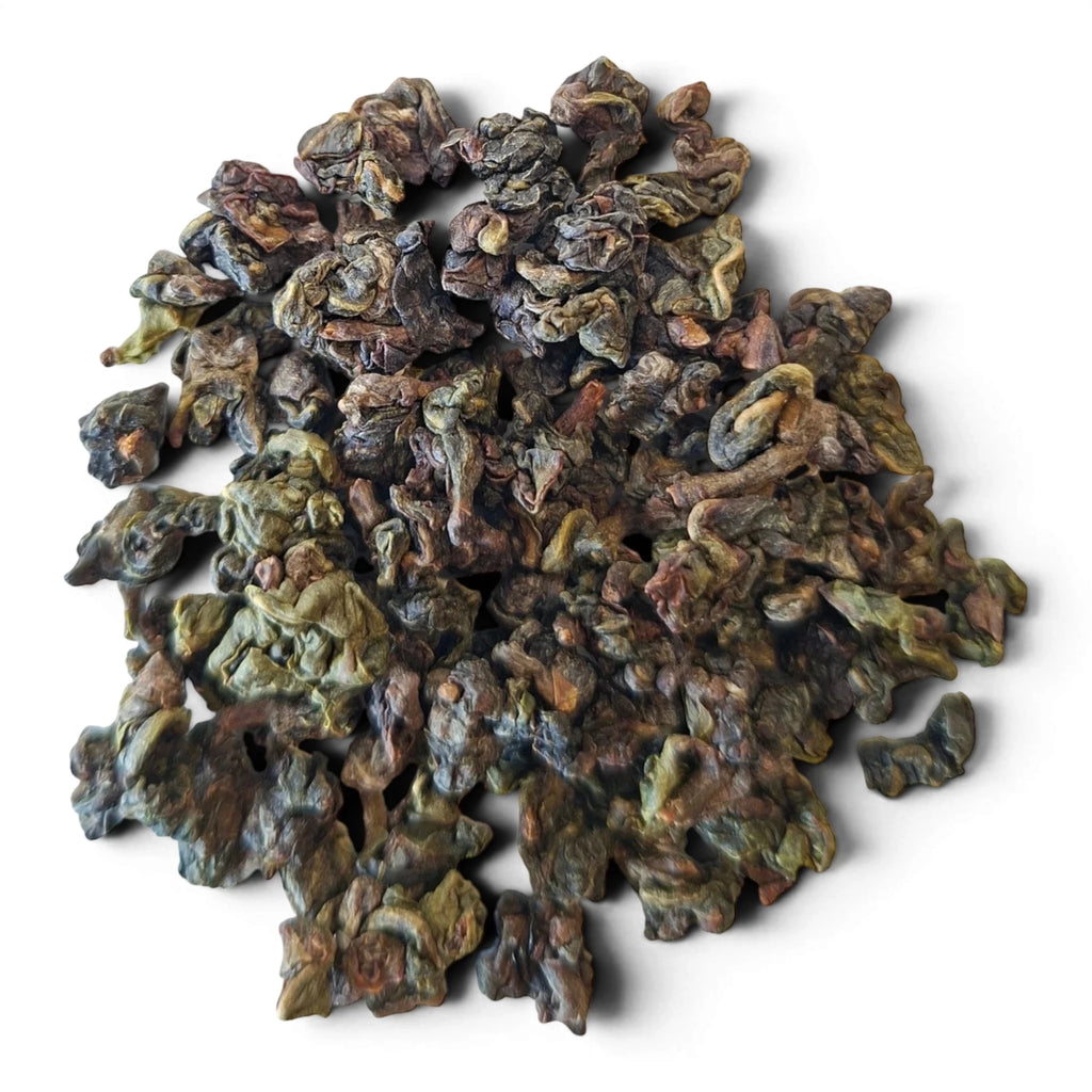 Lanna Bridge Oolong No. 17 Tee aus Doi Mae Salong, fest gerollte Oolong-Teeblätter